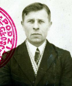 Roman Dobrowolski „Ostrożny”, współpracownik oddziału „Żelaznego”, aresztowany 7 X 1951 r., skazany na śmierć i 3 XII 1951 r. zamordowany na Zamku w Lublinie.