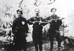 Patrol NZW Stanisława Grabowskiego &quot;Wiarusa&quot; (pierwszy z lewej), ok. 1950 r.