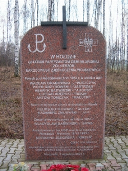Obelisk w miejscu śmierci por. Wacława Grabowskiego "Puszczyka" i jego żołnierzy.