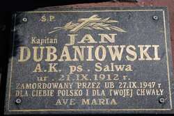 Grób kpt. Jana Dubaniowskiego „Salwy” na cmentarzu w Zakliczynie.