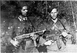 Prawdopodobnie 1948 r. Od lewej: Antoni Szeliga „Wicher”, N.N. „Wichura”.